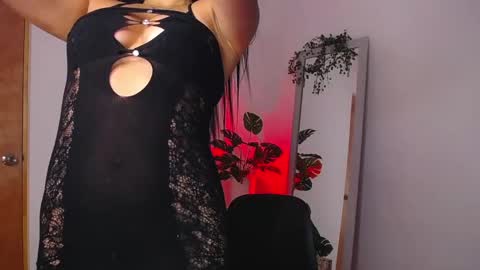 Mily Ortiz online show from 11/06/25, 03:24