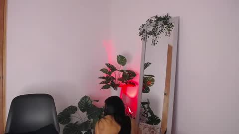 Mily Ortiz online show from 11/08/25, 05:34