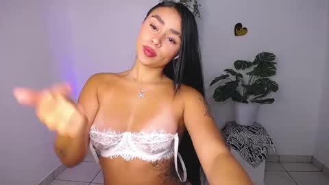 Mily Ortiz online show from 04/15/26, 02:46