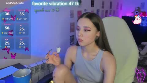 Snapshot of milyamess chatting on 03/09/25, 07:05 Emily online show from 03/09/25, 07:05