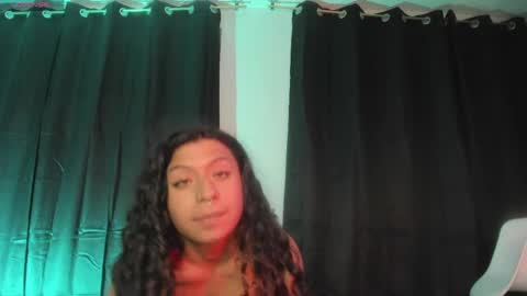Snapshot of milyferrer chatting on 05/06/26, 08:30 Mily online show from 05/06/26, 08:30