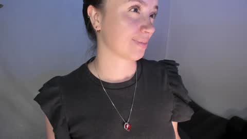 Snapshot of milysauria_ chatting on 12/28/24, 04:52 Mily online show from 12/28/24, 04:52
