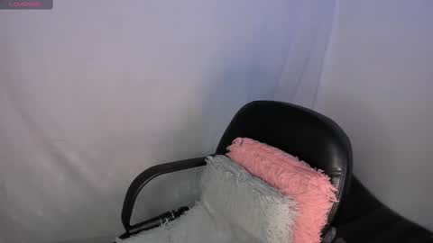 Snapshot of milysauria_ chatting on 02/21/25, 11:55 Mily online show from 02/21/25, 11:55