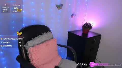 Snapshot of milysauria_ chatting on 03/06/25, 11:47 Mily online show from 03/06/25, 11:47