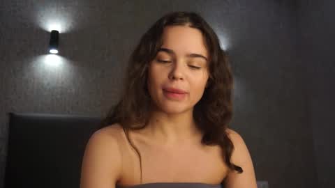 Linda online show from 02/11/26, 01:49