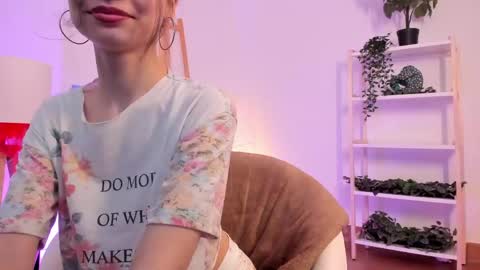 Snapshot of mimi_petitte chatting on 05/30/26, 01:52 Mimi online show from 05/30/26, 01:52