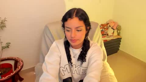 Mimii  online show from 11/24/25, 02:44