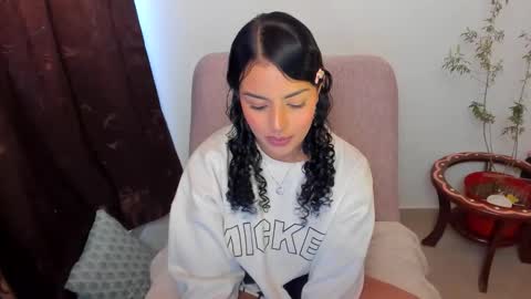 Mimii  online show from 11/30/25, 09:08