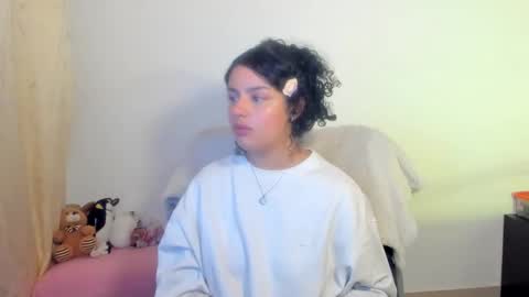 Snapshot of mimi_sa chatting on 05/20/26, 02:18 Mimii online show from 05/20/26, 02:18