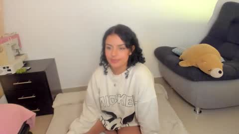 Snapshot of mimi_sa chatting on 06/08/26, 03:40 Mimii online show from 06/08/26, 03:40
