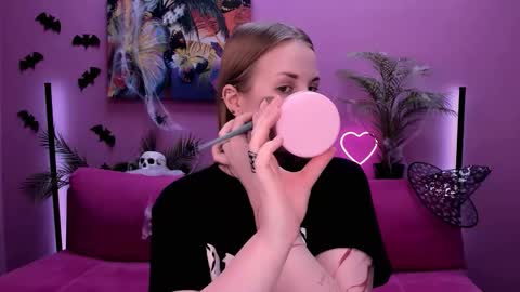 Kelly online show from 11/12/25, 06:36