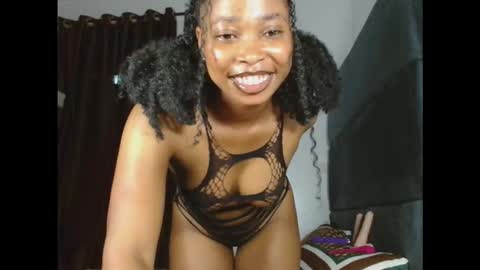 mimi online show from 12/16/25, 04:01