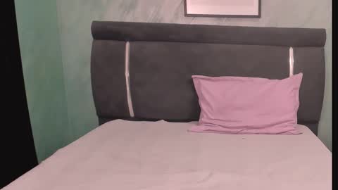 Snapshot of mimixo99 chatting on 11/15/25, 08:49 mimixo99 online show from 11/15/25, 08:49