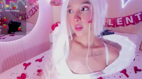 Minji online show from 02/14/25, 02:54
