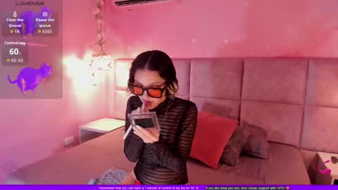 Minji online show from 10/02/25, 11:39