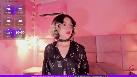 Minji online show from 10/03/25, 06:49