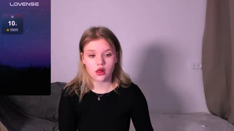 hi Im Mina  online show from 12/17/24, 02:01