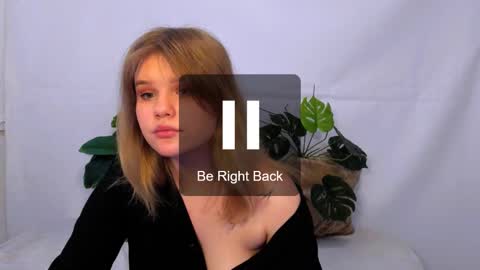 hi Im Mina  online show from 03/01/25, 04:37