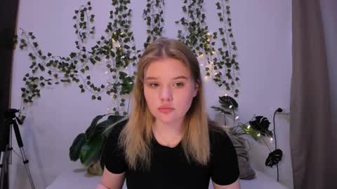 hi Im Mina  online show from 03/12/25, 04:41