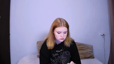 hi Im Mina  online show from 09/30/25, 11:10