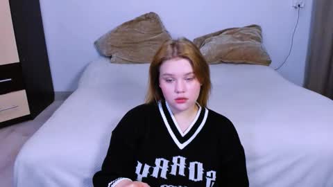 hi Im Mina  online show from 10/04/25, 11:08