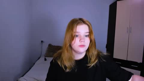 Snapshot of mina27372 chatting on 12/20/25, 01:45 hi Im Mina online show from 12/20/25, 01:45