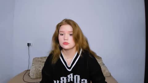 Snapshot of mina27372 chatting on 01/10/26, 02:13 hi Im Mina online show from 01/10/26, 02:13