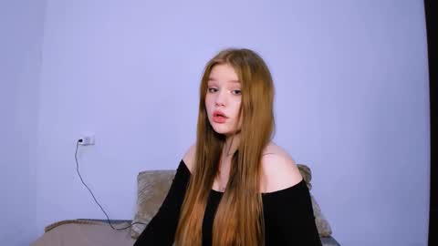 Snapshot of mina27372 chatting on 01/14/26, 01:55 hi Im Mina online show from 01/14/26, 01:55