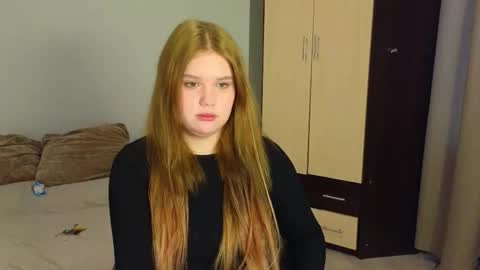 Snapshot of mina27372 chatting on 02/05/26, 02:16 hi Im Mina online show from 02/05/26, 02:16