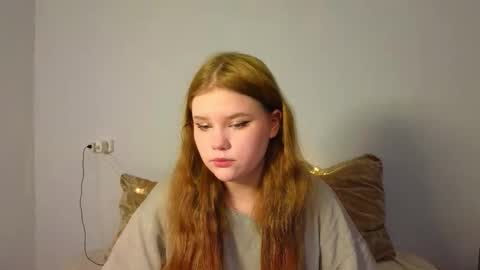 Snapshot of mina27372 chatting on 02/06/26, 07:56 hi Im Mina online show from 02/06/26, 07:56