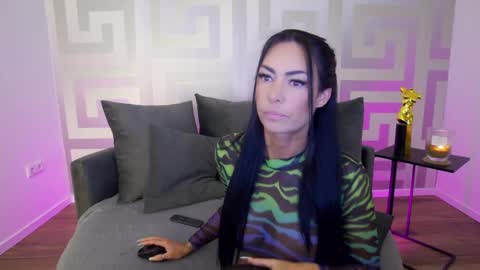 Snapshot of mina_babe1 chatting on 02/03/25, 09:19 Mina online show from 02/03/25, 09:19