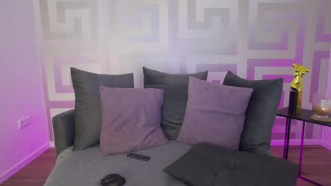 Snapshot of mina_babe1 chatting on 02/11/25, 09:09 Mina online show from 02/11/25, 09:09