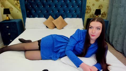 Snapshot of minchelskatrina chatting on 01/11/25, 10:19 minchelskatrina online show from 01/11/25, 10:19