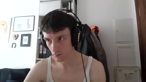 Snapshot of mindly chatting on 10/27/25, 10:41 Mindly online show from 10/27/25, 10:41