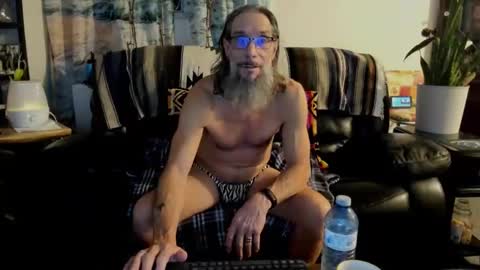 Snapshot of mindphuk chatting on 01/19/25, 01:43 mindphuk online show from 01/19/25, 01:43