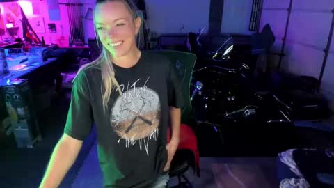 Mindy Mars online show from 10/23/25, 05:12