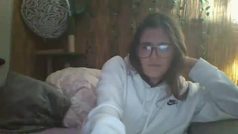 Mindy online show from 10/16/25, 01:12