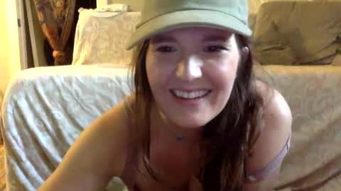 Snapshot of mindymounds chatting on 05/04/26, 12:06 Mindy online show from 05/04/26, 12:06