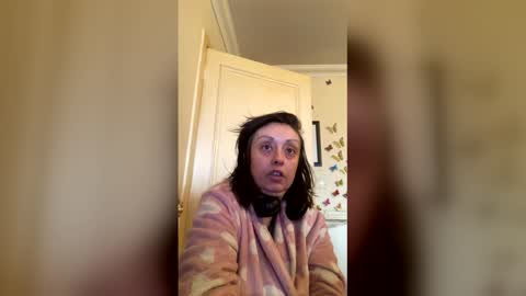 please subscribe to my fansly  please no video or photos must be recorded or re sold online show from 04/06/26, 01:01