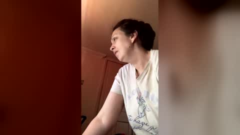 please subscribe to my fansly  please no video or photos must be recorded or re sold online show from 04/18/26, 07:07