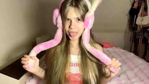 Amelia online show from 12/02/25, 08:37