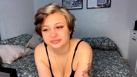 Luna Moon online show from 10/14/25, 05:14