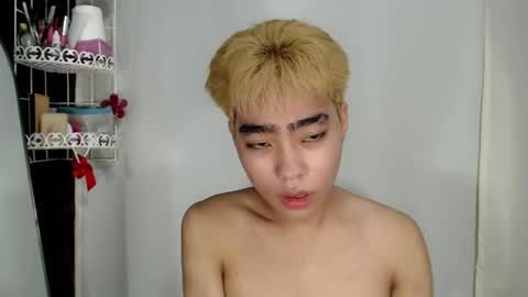 mingkla_man online show from 04/23/26, 06:36