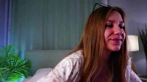 Snapshot of minhgrow chatting on 02/01/26, 01:26 Mary online show from 02/01/26, 01:26