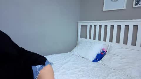 KarinaLeila online show from 10/28/25, 06:28