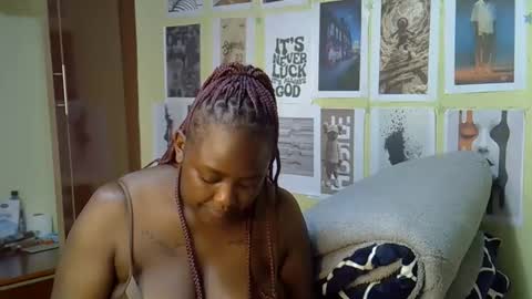 mini_karee online show from 03/15/26, 08:42