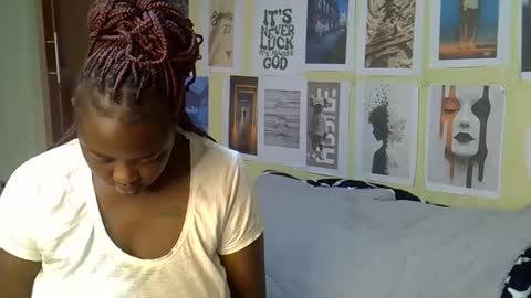 mini_karee online show from 03/24/26, 07:57