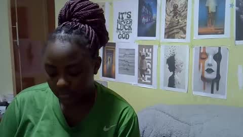 mini_karee online show from 03/25/26, 08:48