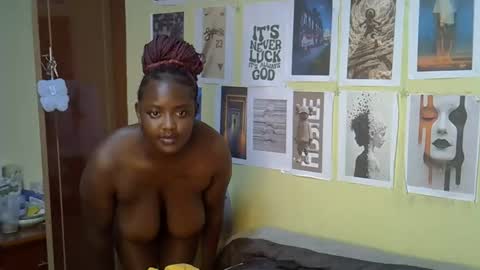 mini_karee online show from 03/30/26, 08:37