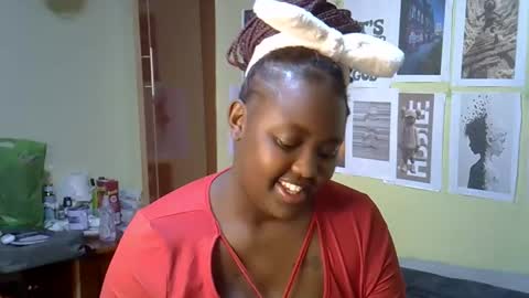 mini_karee online show from 04/04/26, 05:10